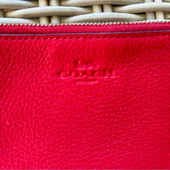 Authentic Coach F66505 Double Corner Zip Wristlet in Pebble Leather - Picture 2 of 6